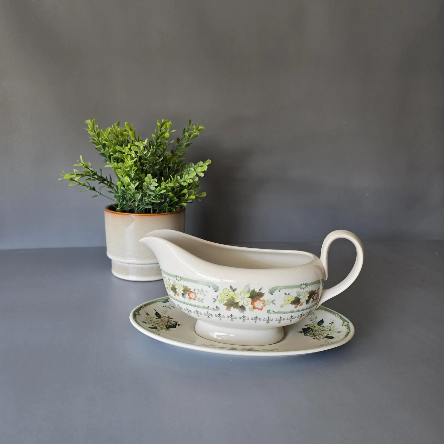 Sauciere mit Teller Royal Doulton Provencal