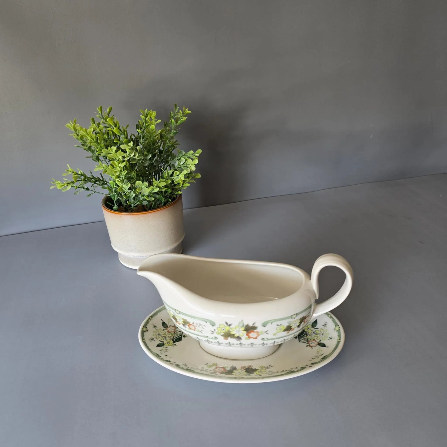 Sauciere mit Teller Royal Doulton Provencal