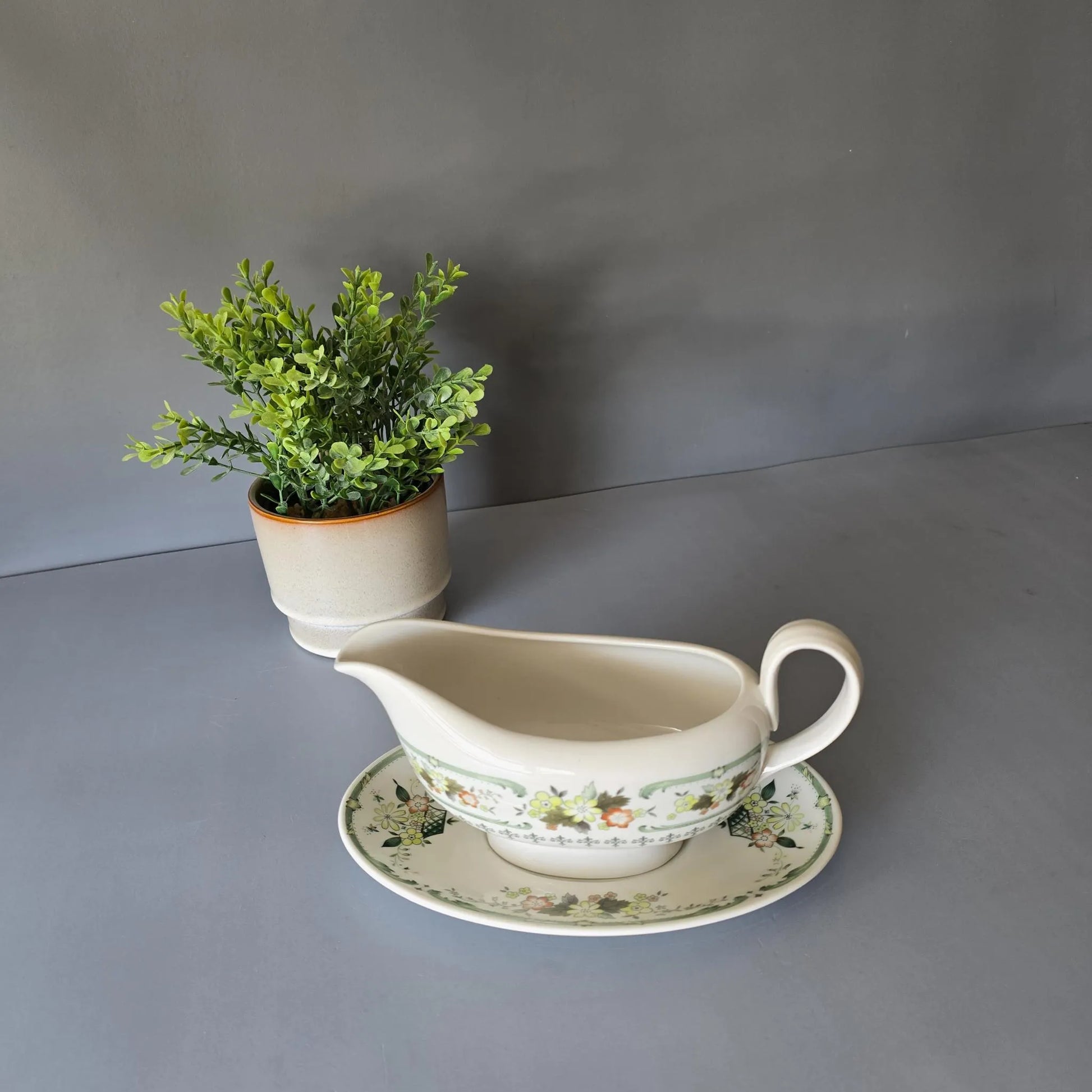 Sauciere mit Teller Royal Doulton Provencal