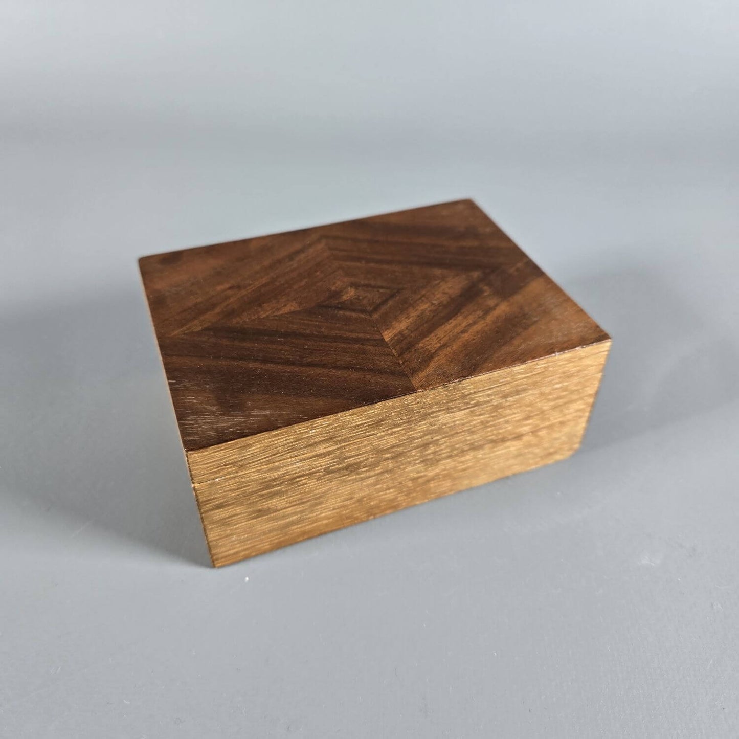 Kleine vintage Holzdose mit Deckel - Schatulle - Schmuckdose