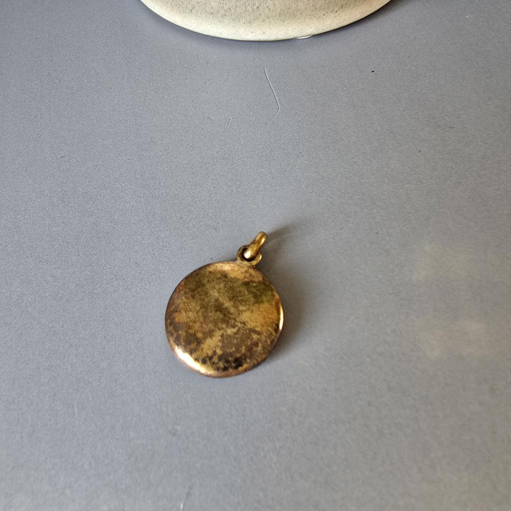 Antikes Medaillon mit Steinchen - Schaumgold