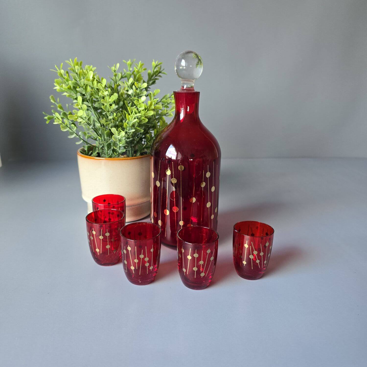 Set Rubinglas Böhmen Karaffe mit Gläsern