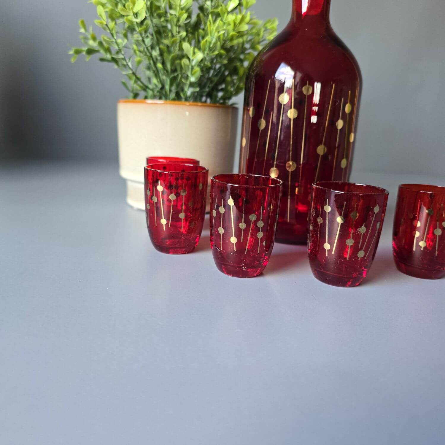 Set Rubinglas Böhmen Karaffe mit Gläsern