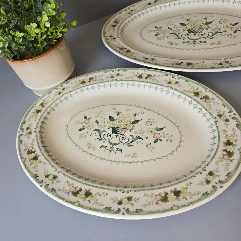 Royal Doulton Provencal - 2 ovale Servierplatten