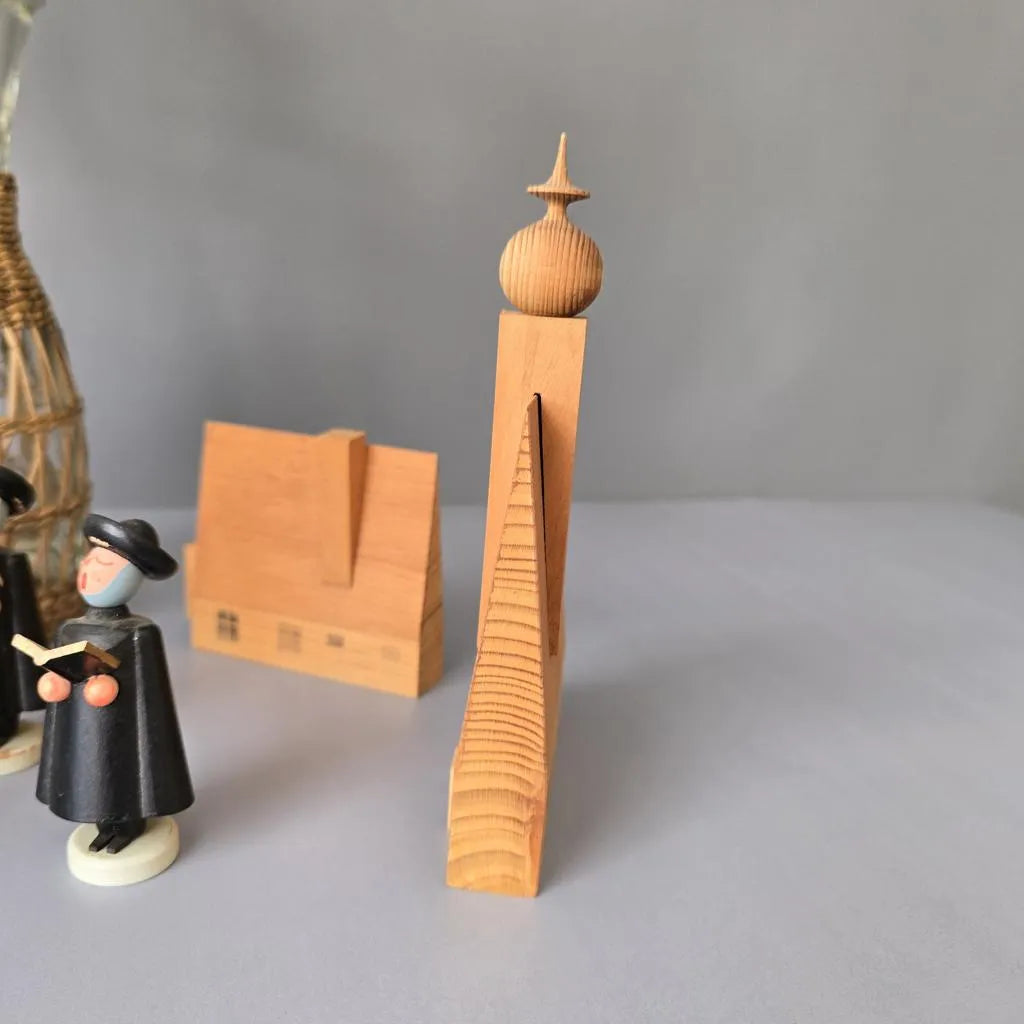 9 tlg. Seiffener Kurrende Sänger mit Kirche und Häusern - 8cm- Erzgebirge - 60er Jahre 