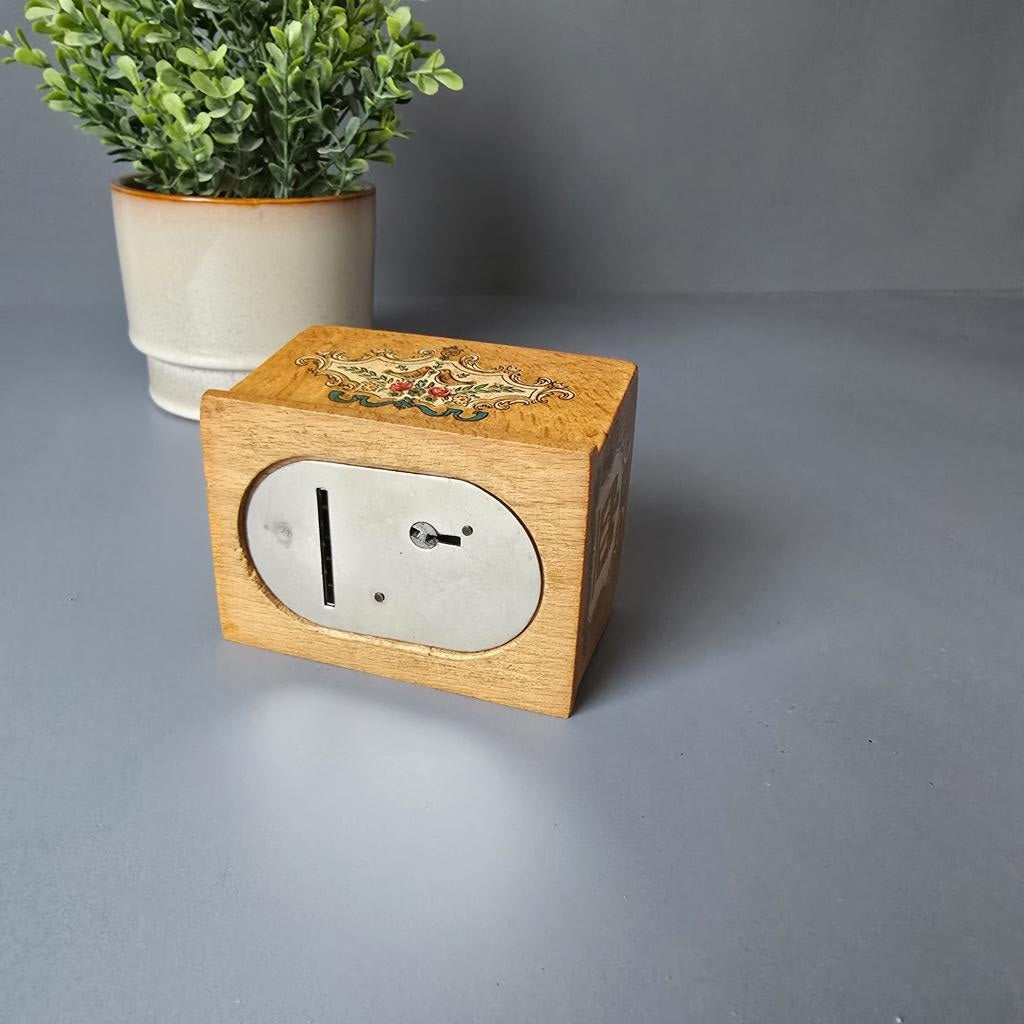 Spardose aus Holz, Allianz versichert dein Leben, 1970er