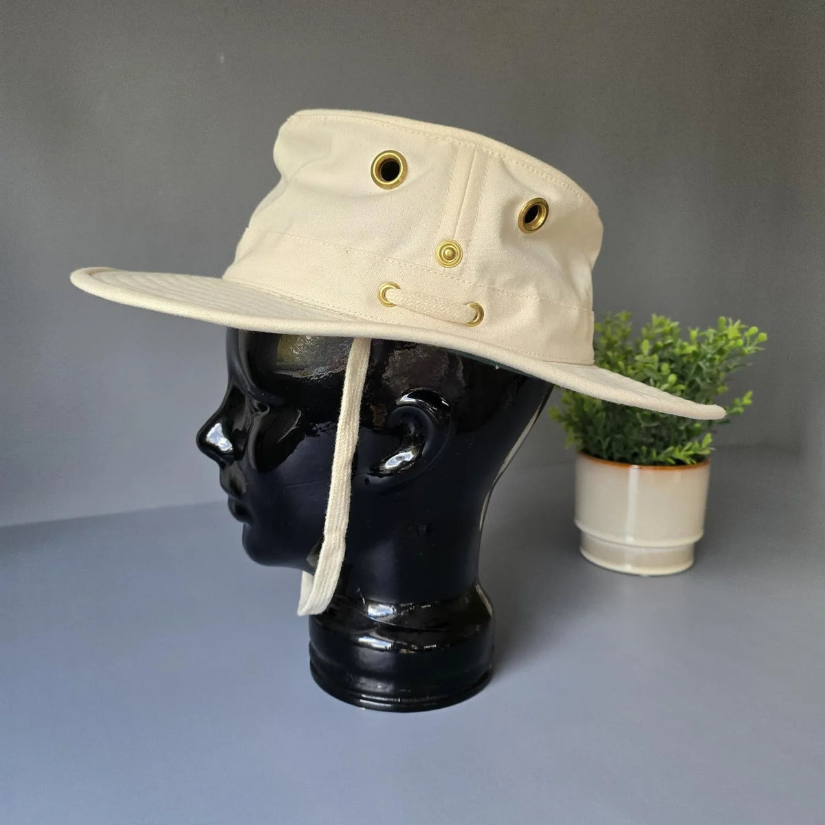 The Tilley Hat T3 - Canada - Handcrafted - Größe 57 - unbenutzt - natur mit grüner Krempe
