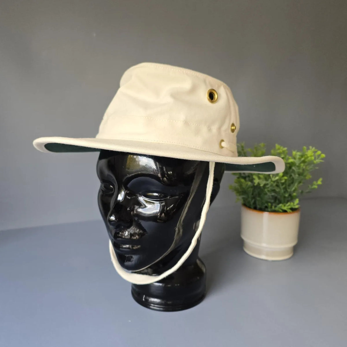 The Tilley Hat T3 - Canada - Handcrafted - Größe 57 - unbenutzt - natur mit grüner Krempe