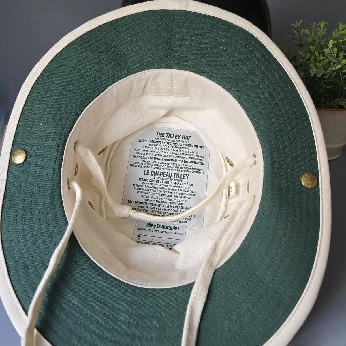The Tilley Hat T3 - Canada - Handcrafted - Größe 57 - unbenutzt - natur mit grüner Krempe
