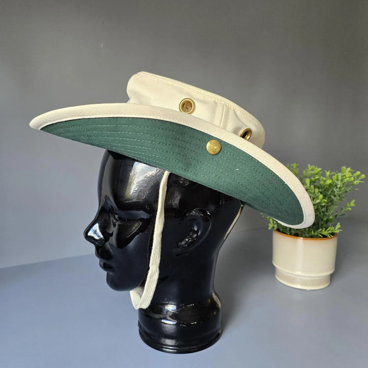 The Tilley Hat T3 - Canada - Handcrafted - Größe 57 - unbenutzt - natur mit grüner Krempe