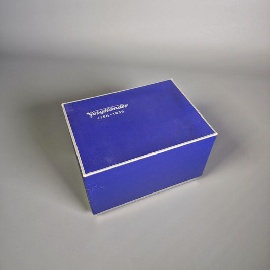 Voigtländer Box - wohl Verpackung einer Kamera