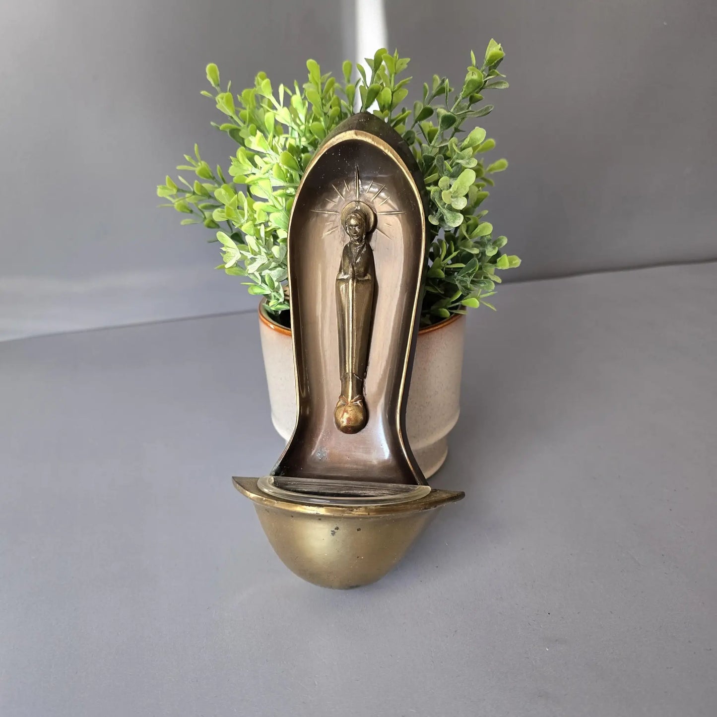 Weihwasserbecken - Weihwassergefäß aus Messing - Madonna - Hausaltar