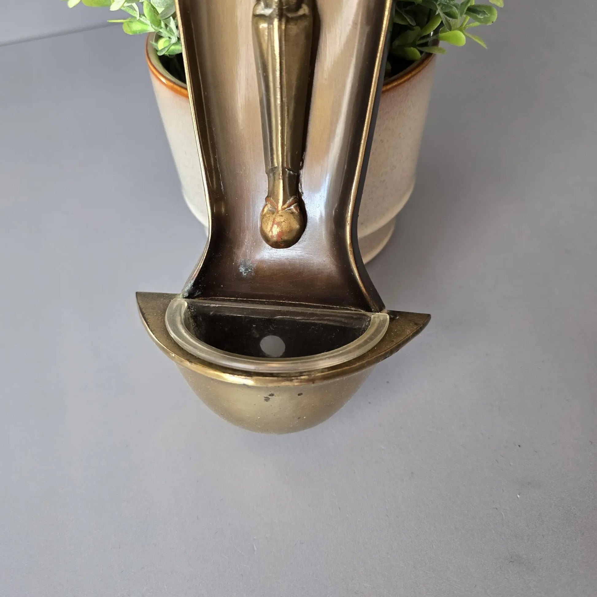 Weihwasserbecken - Weihwassergefäß aus Messing - Madonna - Hausaltar