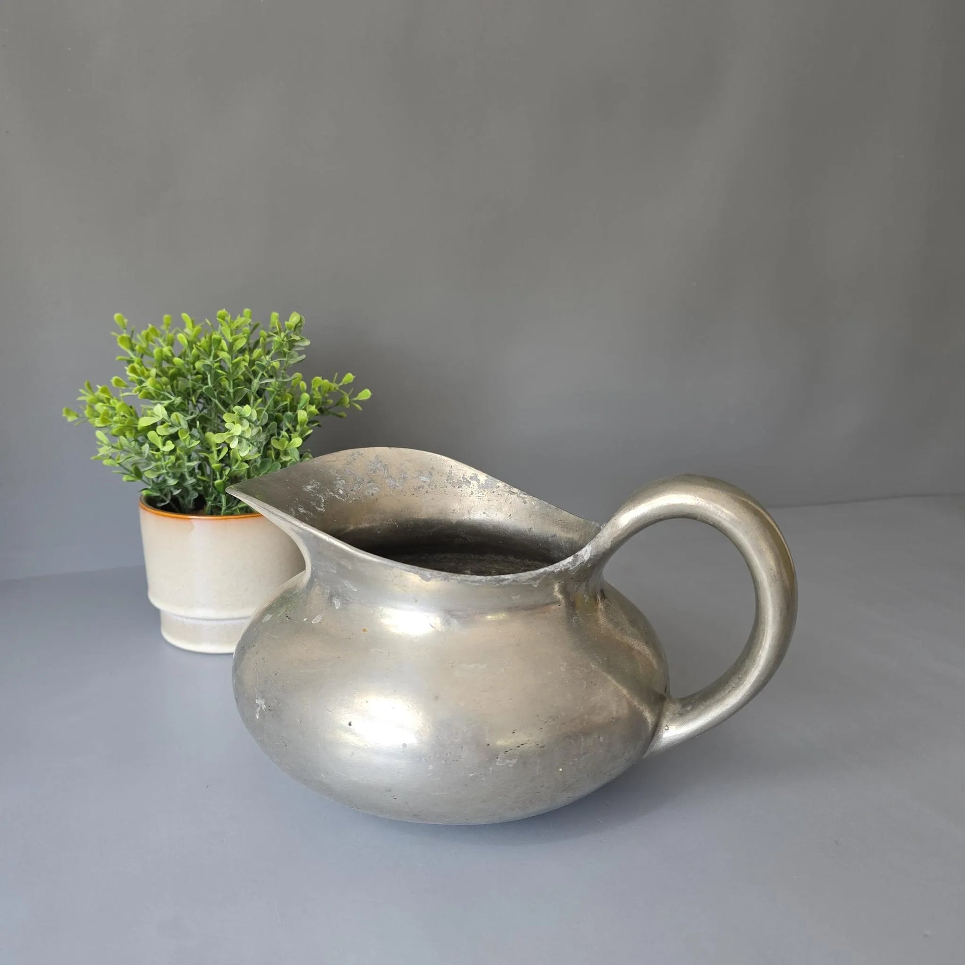 Große Zinn Kanne - Gunther Lambert Collection