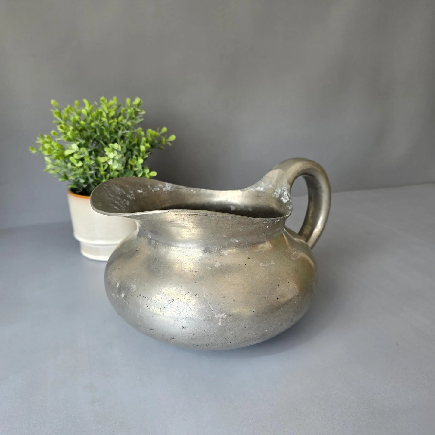 Große Zinn Kanne - Gunther Lambert Collection
