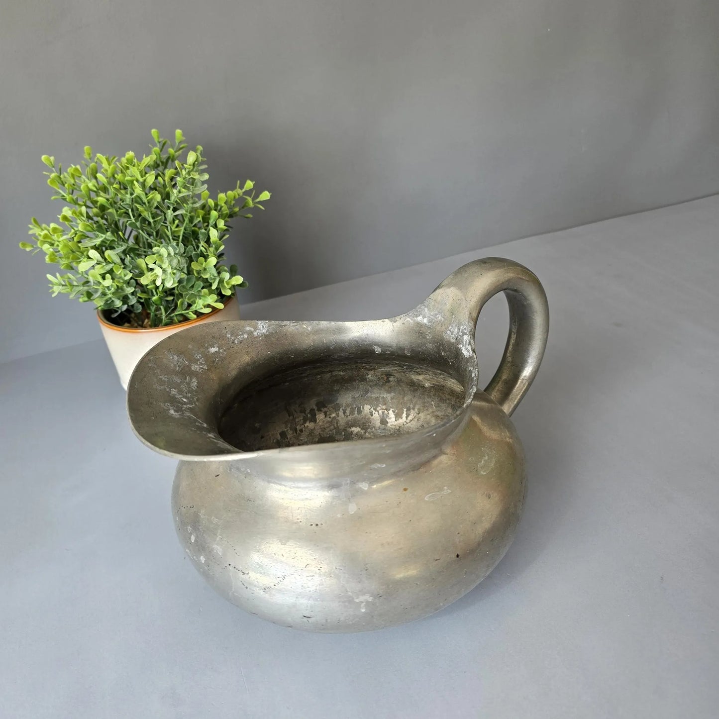 Große Zinn Kanne - Gunther Lambert Collection