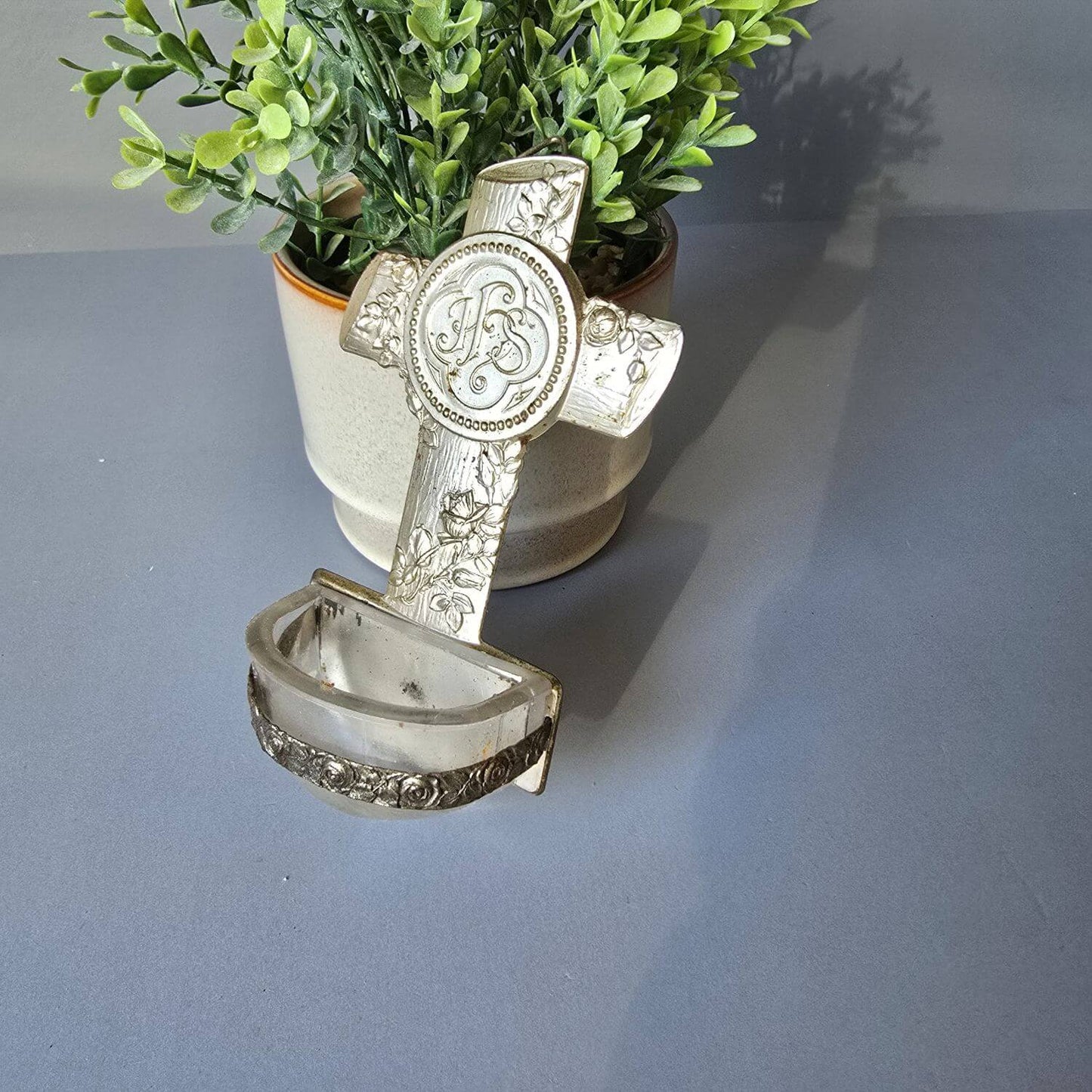 Antiker Weihwasserkessel für den Hausaltar