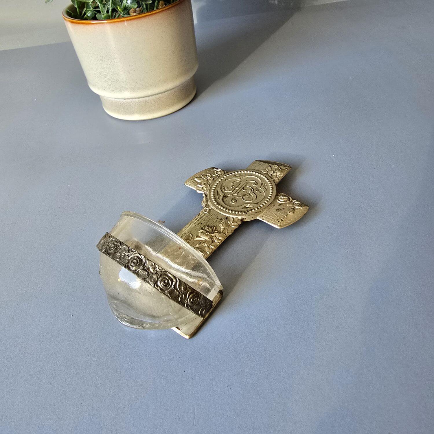 Antiker Weihwasserkessel für den Hausaltar