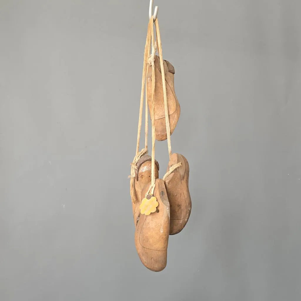 2 Paar antike Schuhleisten aus Holz - Kinderschuhleisten