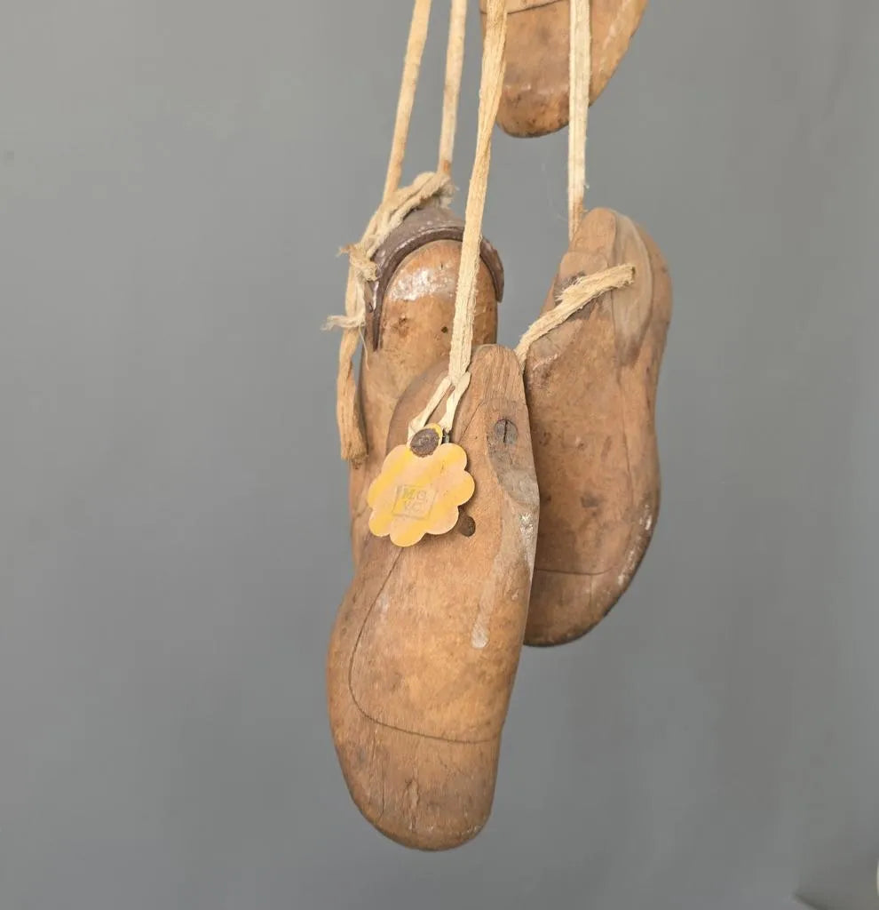 2 Paar antike Schuhleisten aus Holz - Kinderschuhleisten