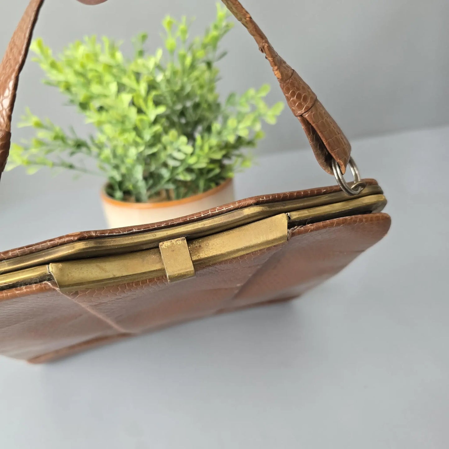 Handtasche aus den 30ern - hellbraunes leder in Schlangenleder Optik