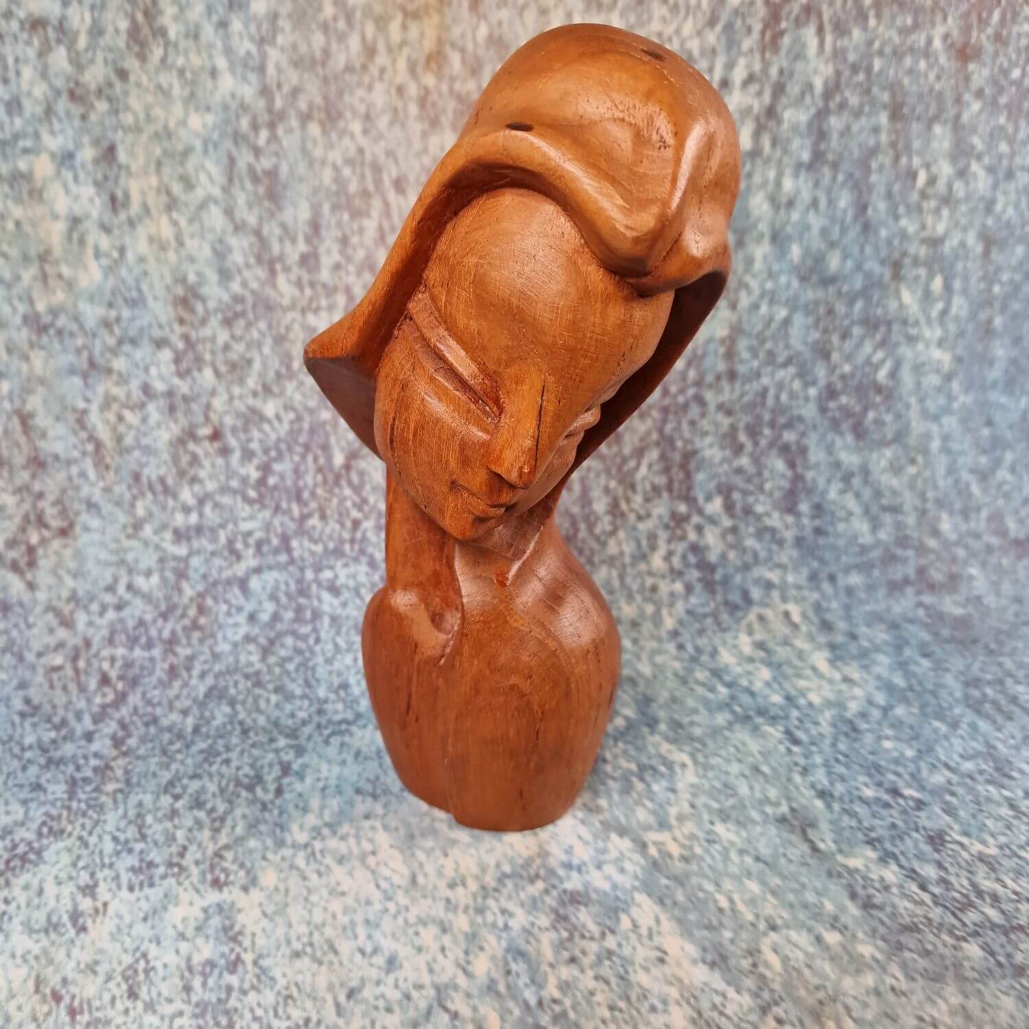 Büste aus geschnitztem Holz - wohl moderne Madonna aus der Südsee