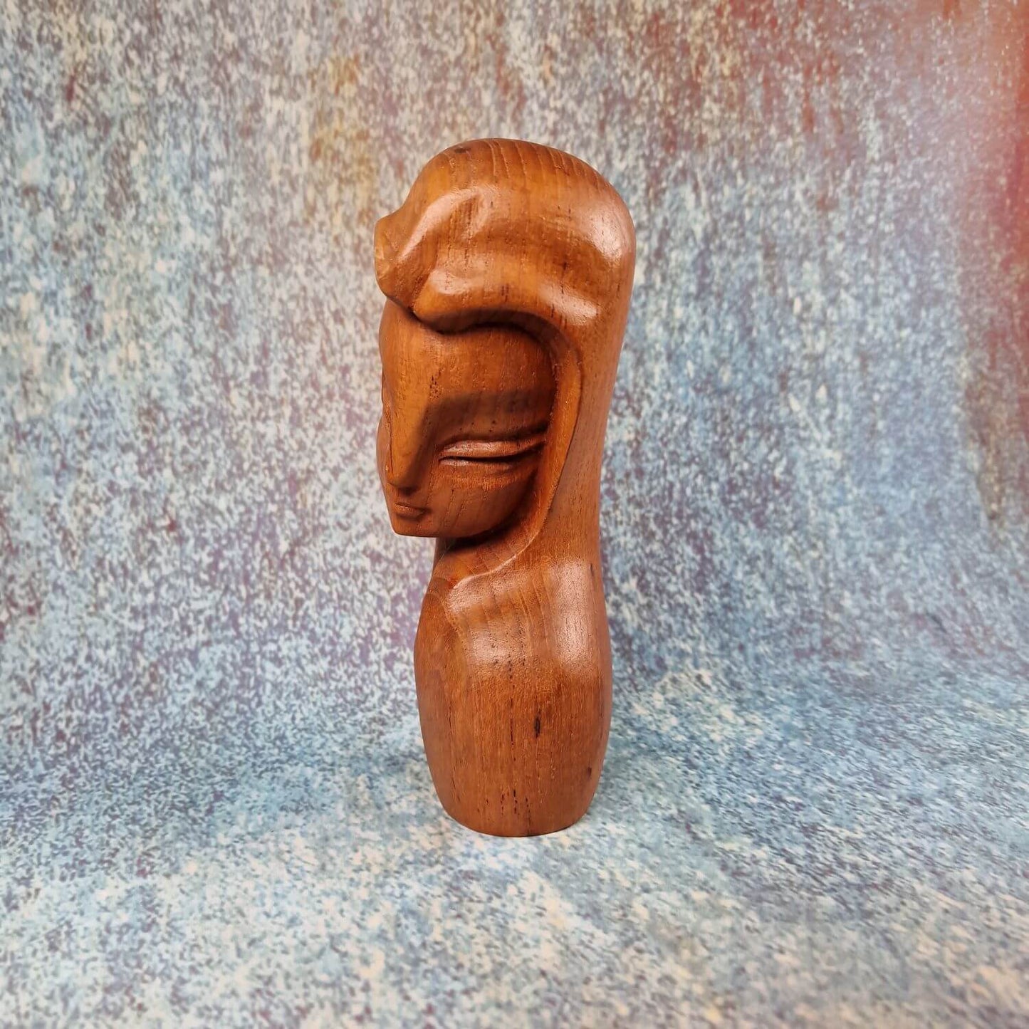 Büste aus geschnitztem Holz - wohl moderne Madonna aus der Südsee