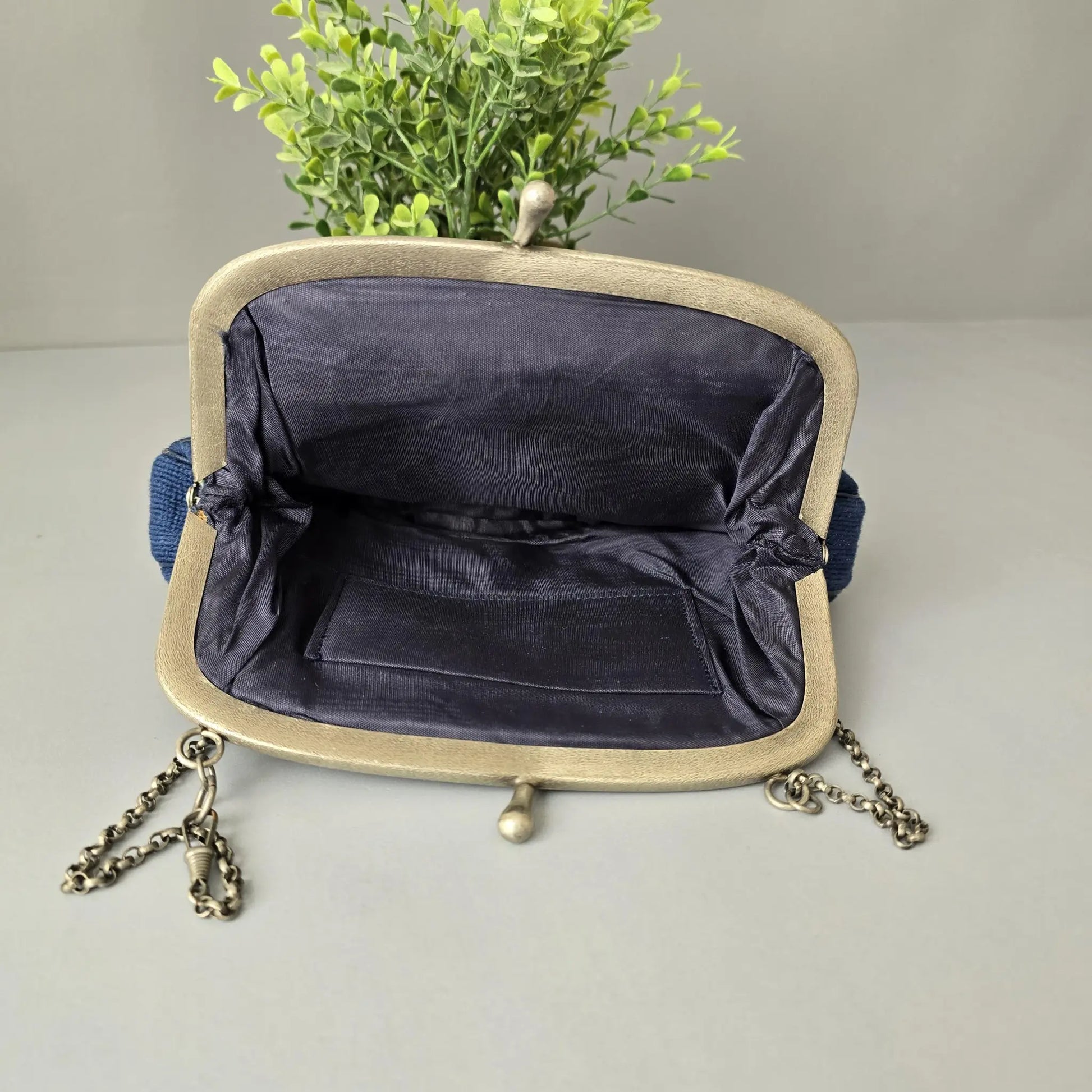 Handtasche - Petit-Point Gobelin Stickerei - Blau mit Rosen