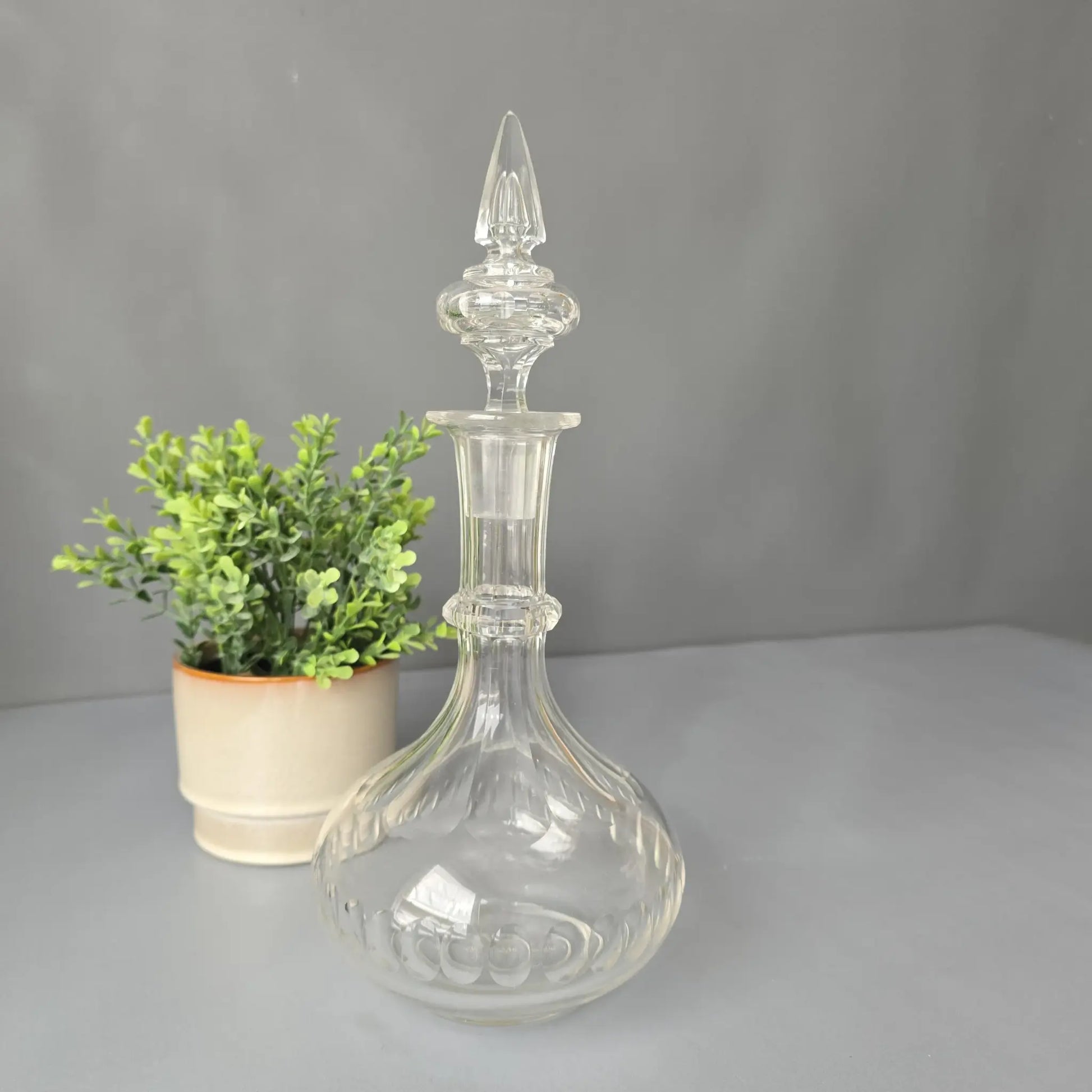 Dekanter - Glas-Karaffe mit Schliff