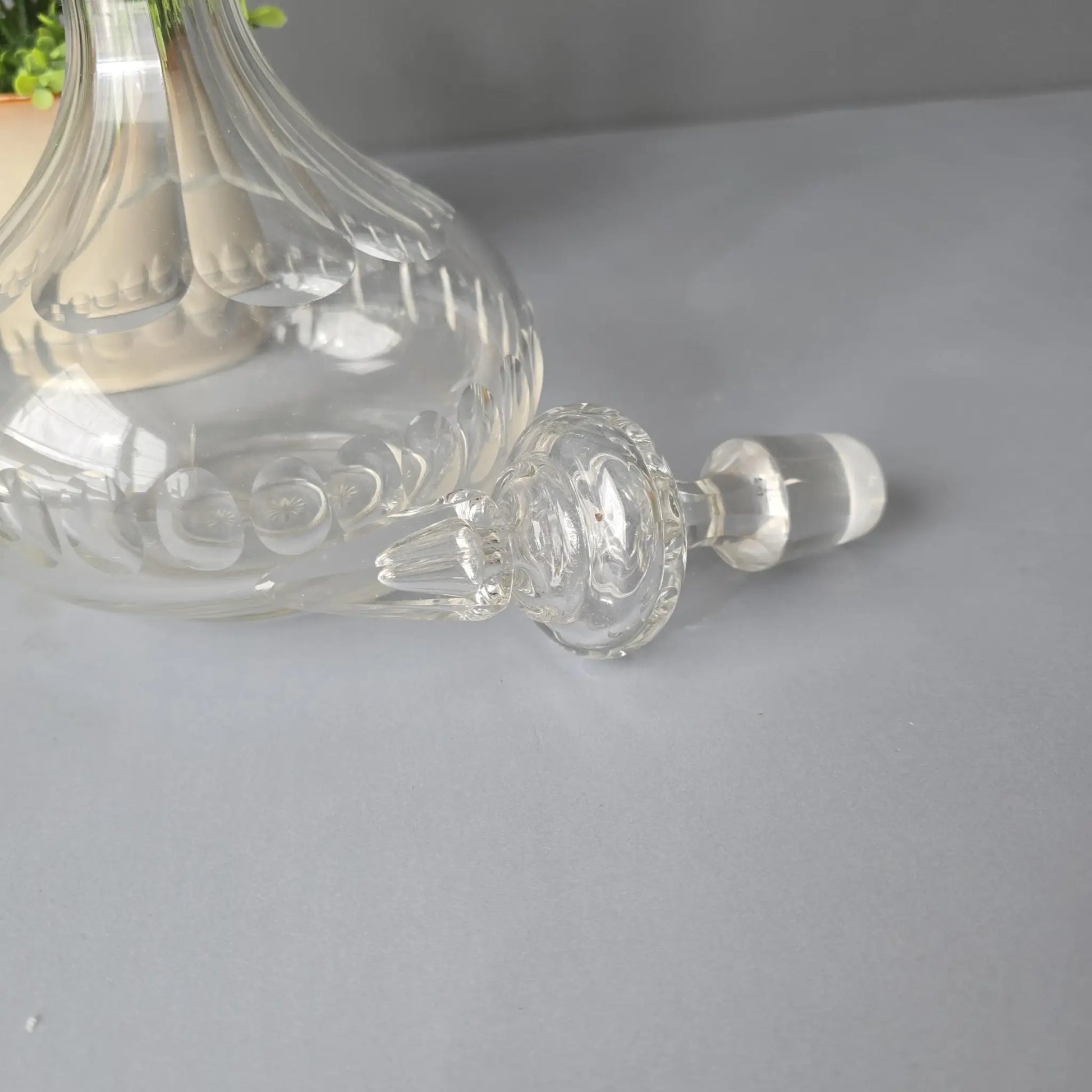 Dekanter - Glas-Karaffe mit Schliff