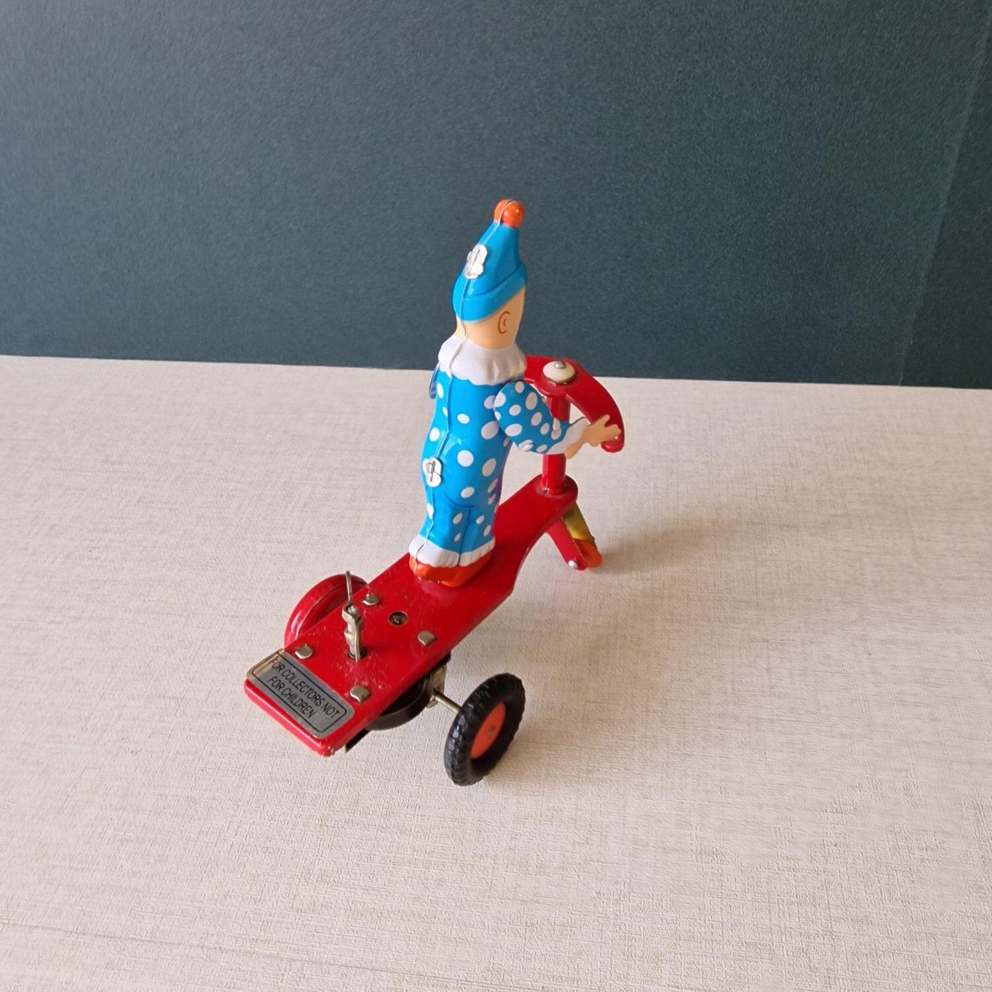 Vintage mechanisches Blechspielzeug - Clown auf Dreirad Roller - Aufziehspielzeug