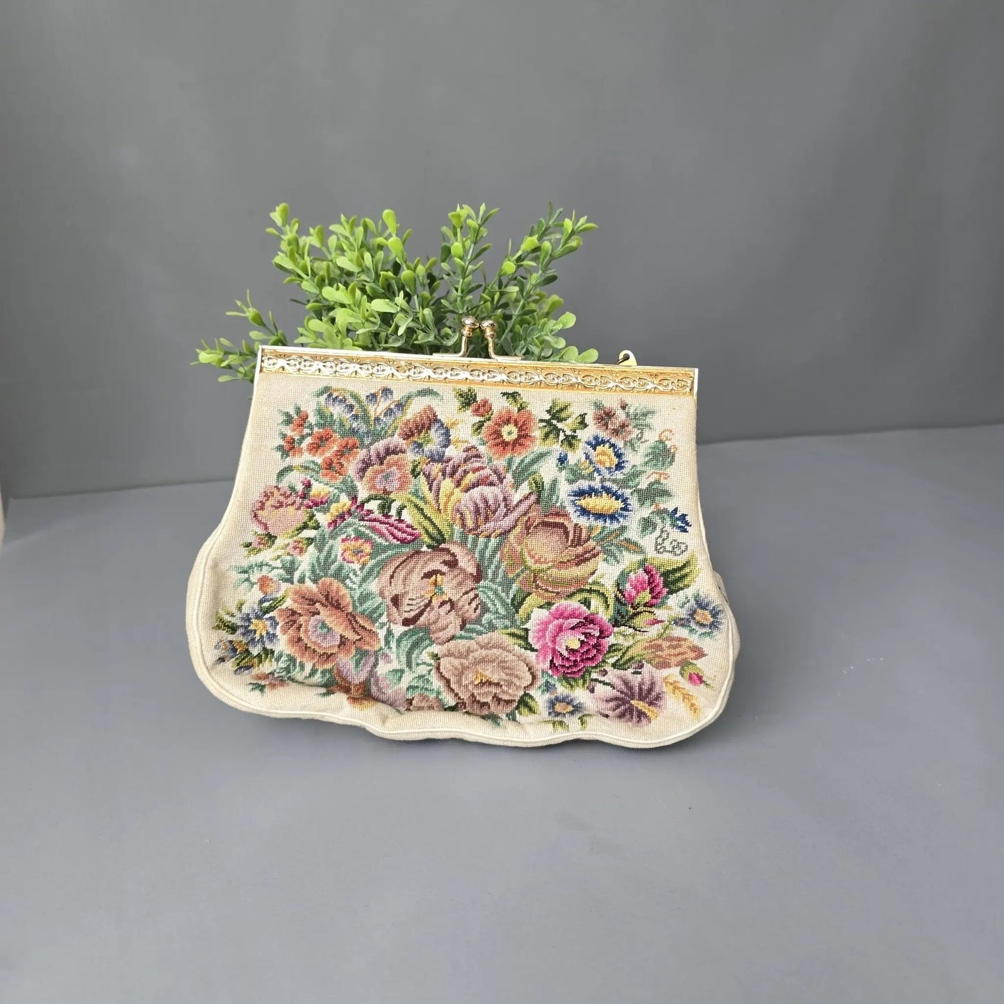 Vintage Gobelin Tasche mit Strasssteinchen am Verschluss