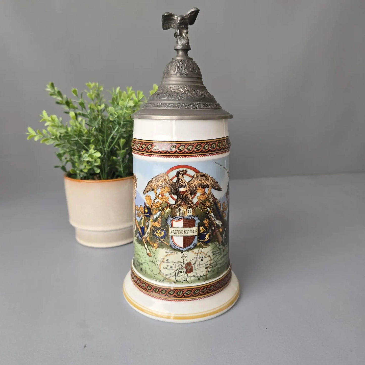 Reservistenkrug mit Zinndeckel - Metz 27 - Nachbildung mit Bodenbild