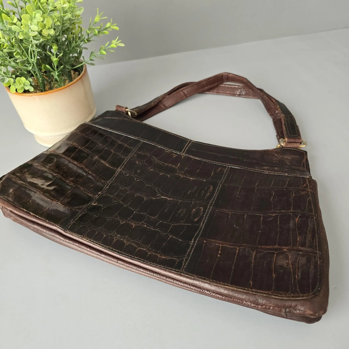 Handtasche - Echtleder in Kroko Optik - Braun