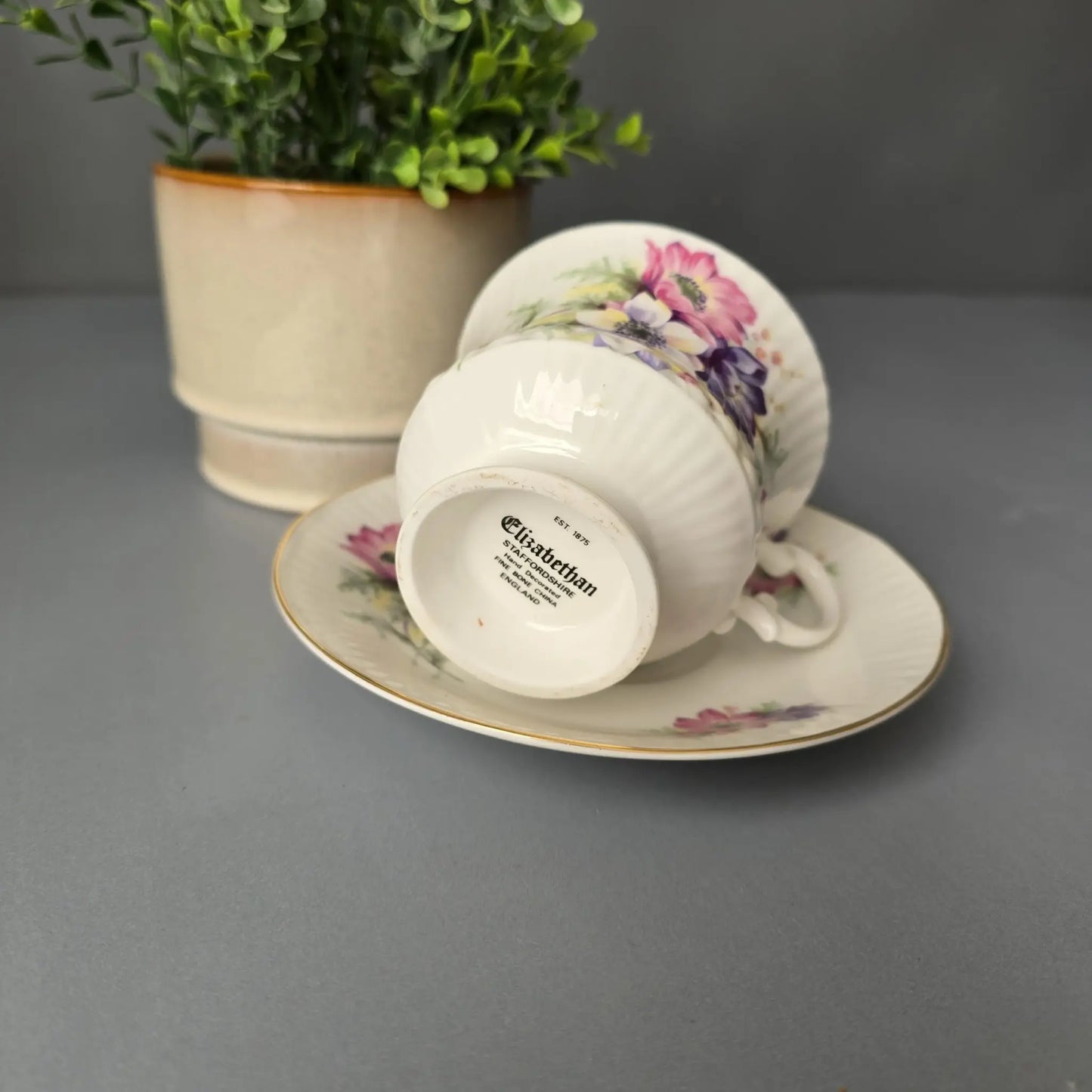 Sammeltasse - Januar - Elizabethan Staffordshire - England